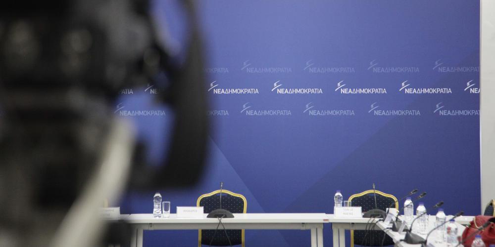 Η απερχόμενη κυβέρνηση εξακολουθεί να κατασκευάζει fake news