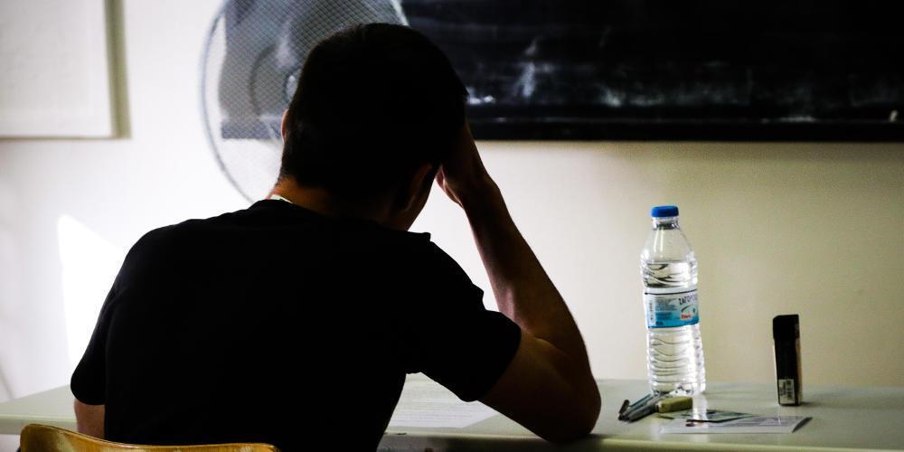 Πειράματα Γαβρόγλου με τις Πανελλαδικές: Γκρίζες ζώνες και... τζογάρισμα