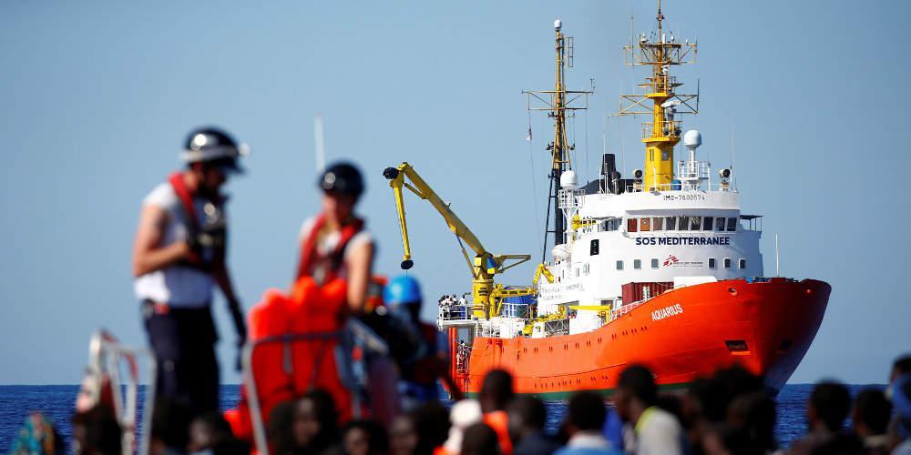 Το πλοίο Aquarius έφθασε στη Μάλτα όπου θα αποβιβάσει τους 141 μετανάστες