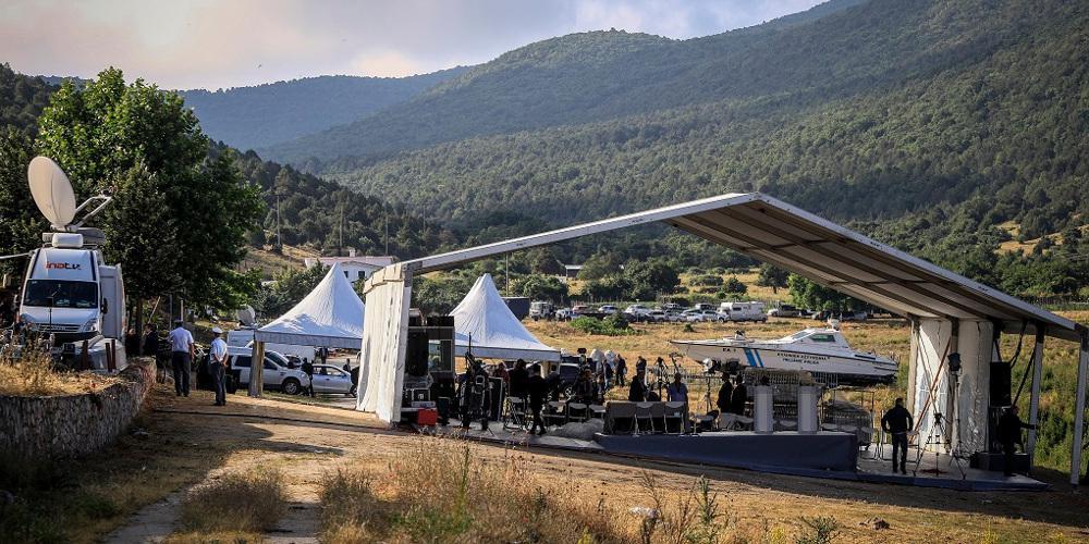 Ζωντανά η τελετή υπογραφής της συμφωνίας με τα Σκόπια