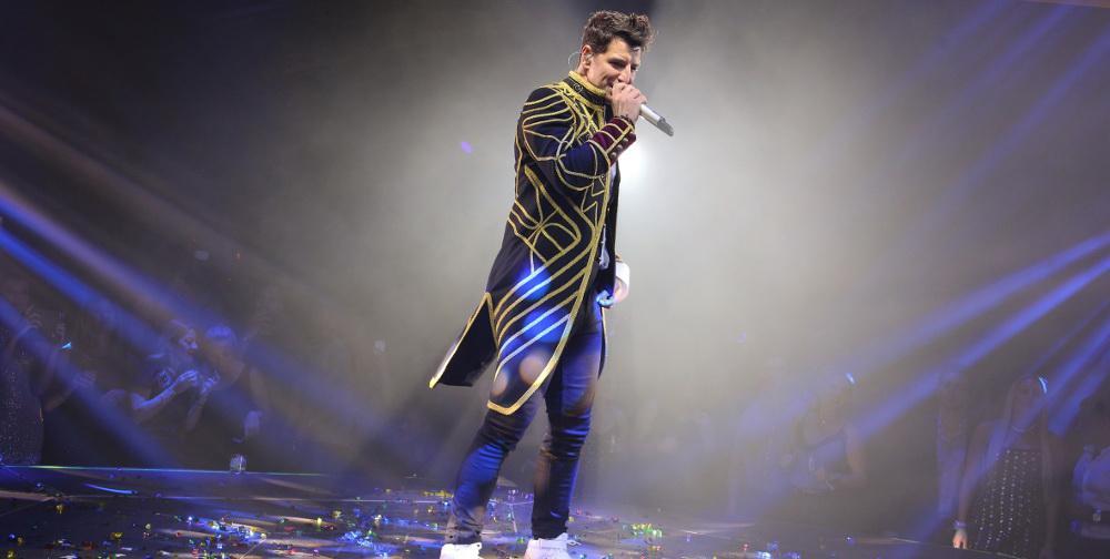 Σάκης Ρουβάς: Σάλος με την συναυλία του τραγουδιστή χωρίς κοινό – «Θα τραγουδήσει 17 λεπτά για 211.000 ευρώ»