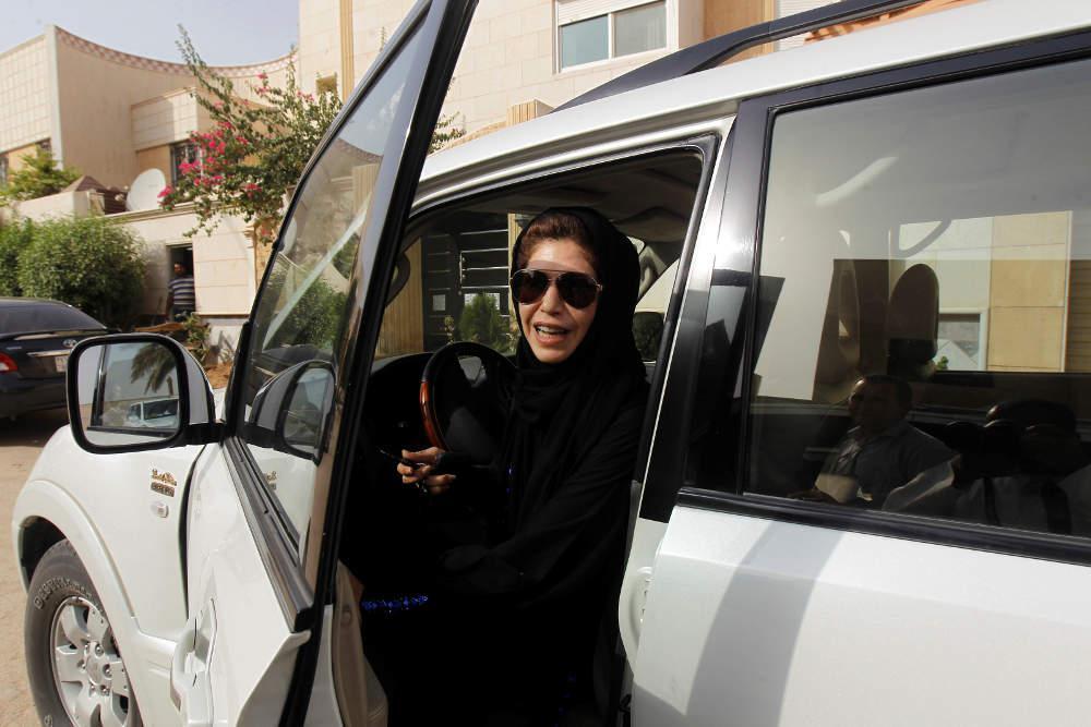 Στο τιμόνι οι γυναίκες στη Σαουδική Αραβία – Ιστορική μέρα για τη χώρα [εικόνες]