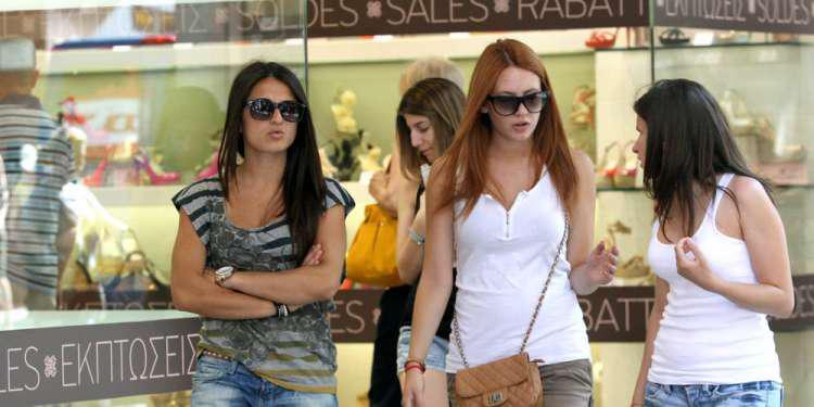 Θερινές εκπτώσεις: Πρεμιέρα αύριο – Tι να προσέξετε