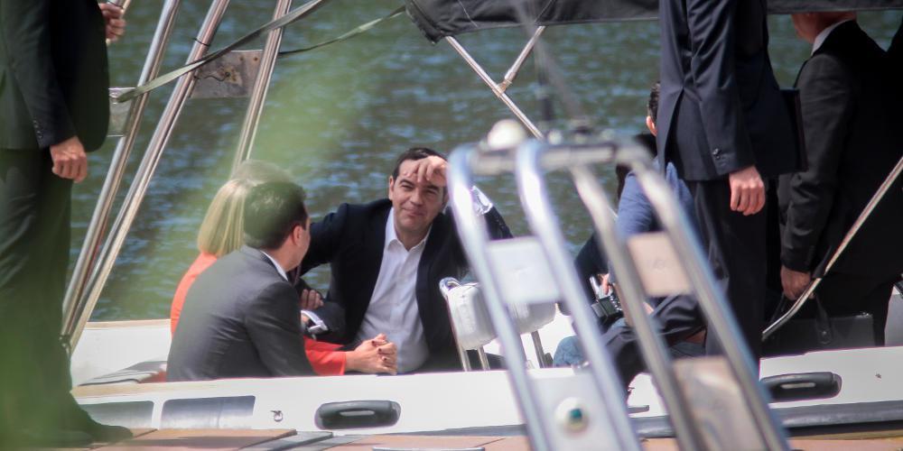 Σενάρια για πρόωρες εκλογές φέρνει η συμφωνία για το Σκοπιανό