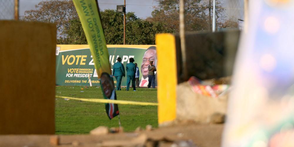 Έκρηξη στο στάδιο όπου μιλούσε ο πρόεδρος της Ζιμπάμπουε - Πολλοί τραυματίες