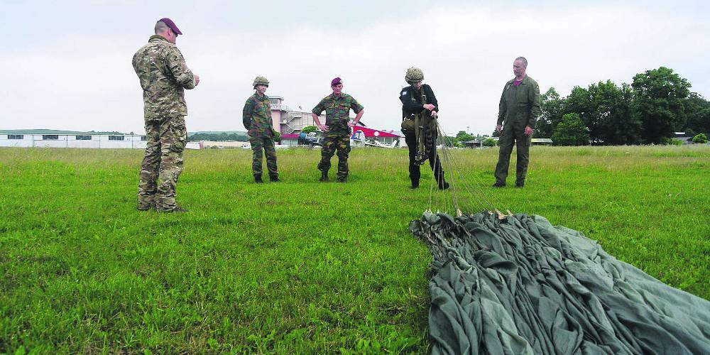 Αυτή είναι η πρώτη Ελληνίδα αλεξιπτωτίστρια με ευρωπαϊκή αναγνώριση [εικόνες]