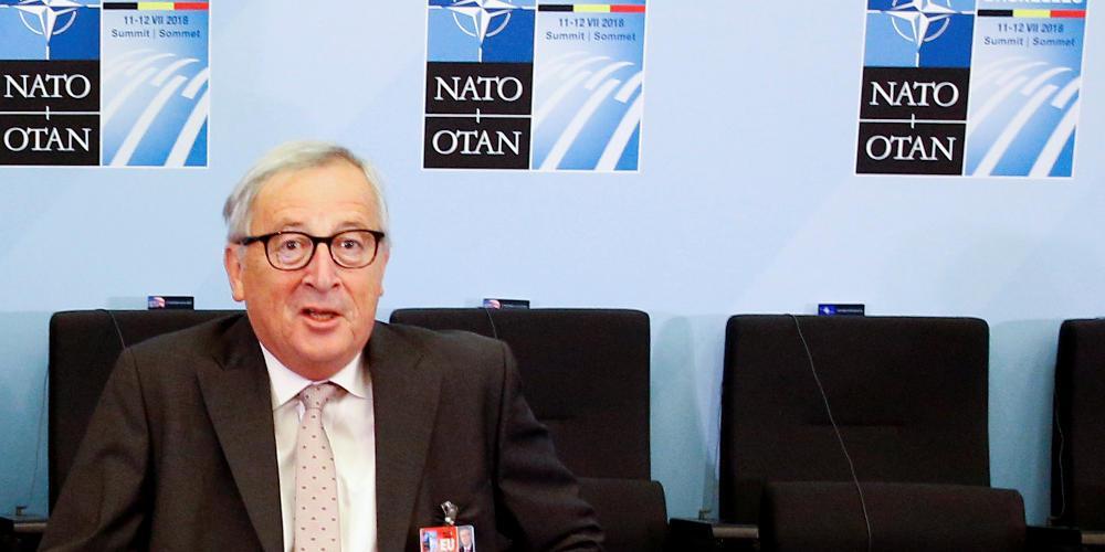 Spectator: Μεθύστακας ο Γιούνκερ – Πίνει τζιν αντί για νερό!