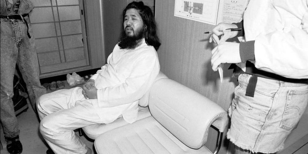 Εκτελέστηκε ο γκουρού της σέχτας που έκανε την επίθεση με σαρίν το 1995 στην Ιαπωνία