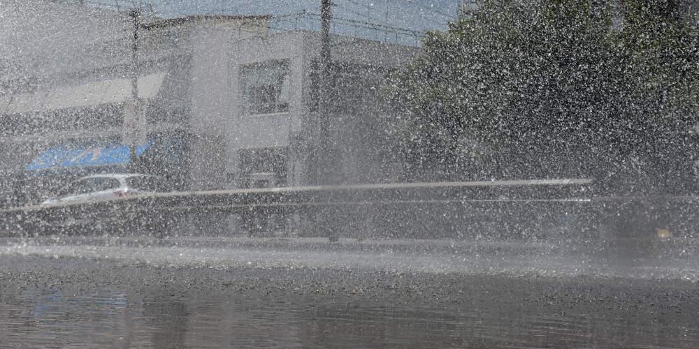 Προβλήματα σε Μεσογείων και Κηφισίας από τις ισχυρές καταιγίδες [βίντεο]