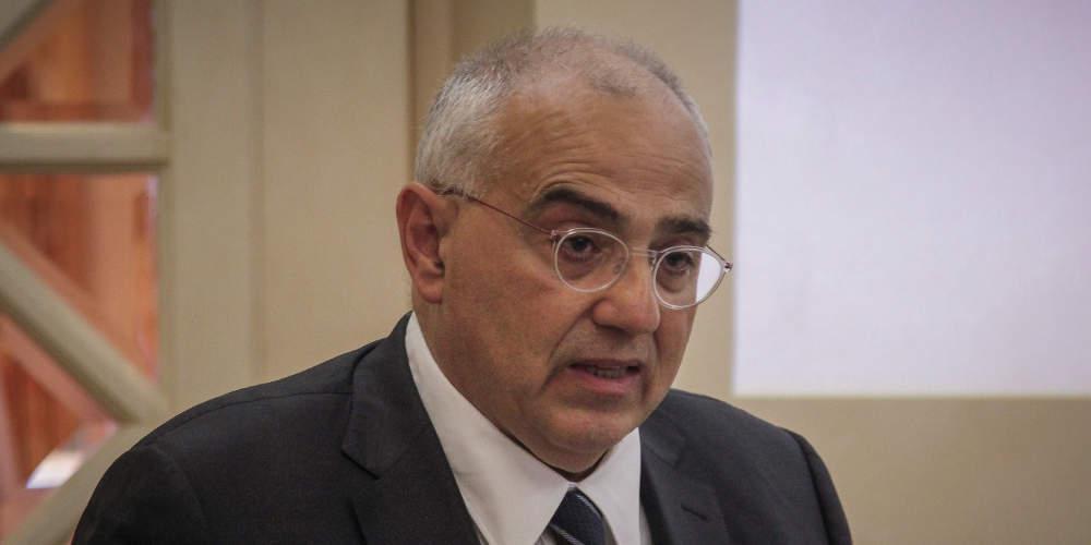 Ο Καραμούζης ανακοίνωσε την αποχώρησή του από την Eurobank