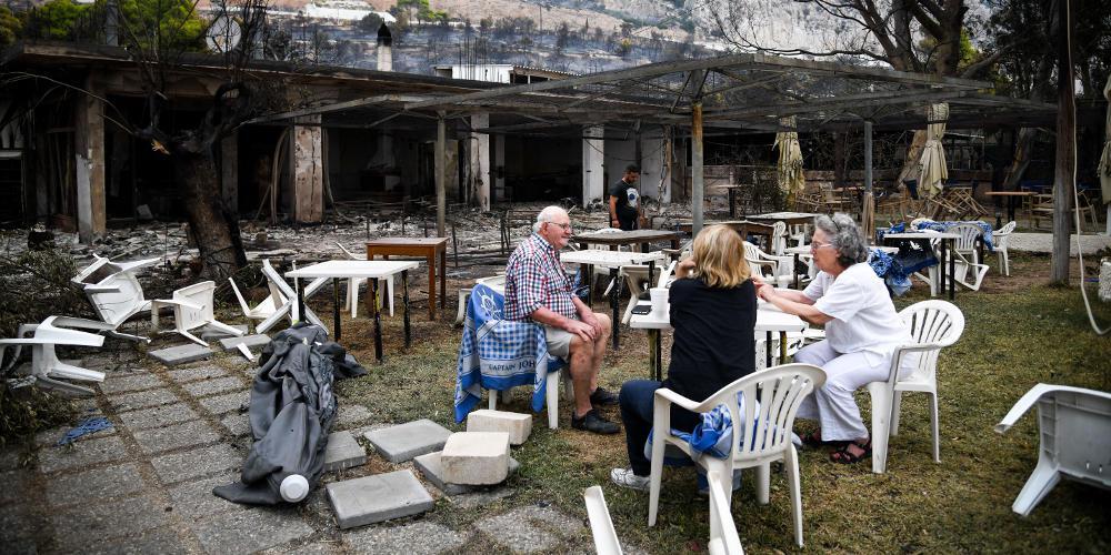 Απόγνωση στην Κινέτα για τις πυρκαγιές – Καταγγελίες για έλλειψη νερού!