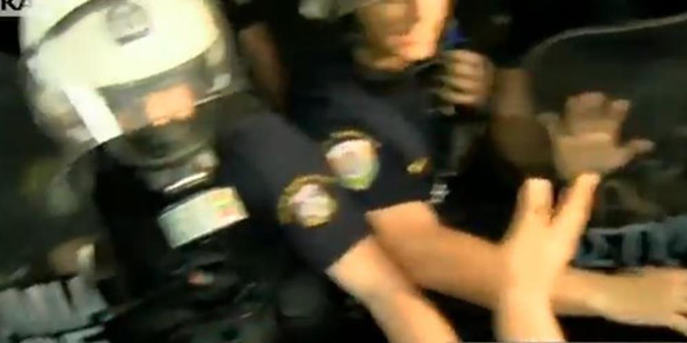 Ένταση και κρεμάλες έξω από το ΥΠΟΙΚ στην συγκέντρωση της ΠΟΕΔΗΝ