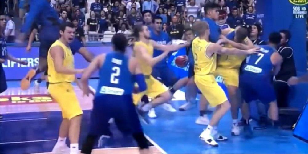 Πρωτοφανές ξύλο σε αγώνα μπάσκετ ανάμεσα στις Φιλιππίνες και την Αυστραλία! [βίντεο]