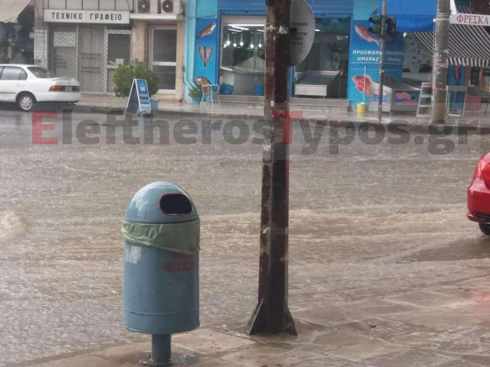 Ισχυρή μπόρα και χαλαζόπτωση στην Αθήνα – Έκτακτο δελτίο από την ΕΜΥ