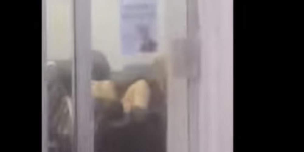 Δεν κρατιόταν ζευγάρι στη Σκωτία: Έκαναν σεξ μέσα σε κουρείο [βίντεο]