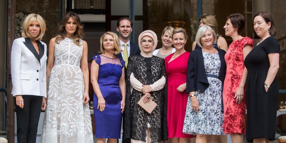 Η Μελάνια, η Μπριζίτ η Εμινέ και οι υπόλοιποι σύζυγοι των ηγετών του ΝΑΤΟ που εντυπωσίασαν