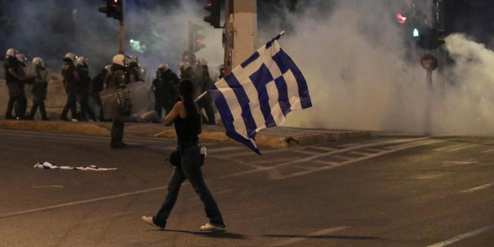 Στον εισαγγελέα οι συλληφθέντες στα επεισόδια στο συλλαλητήριο στο Σύνταγμα