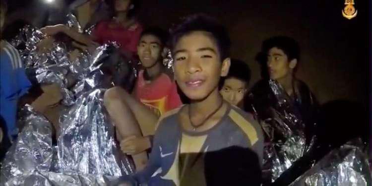 «Σας αγαπώ, μην ανησυχείτε, να μου κάνετε πάρτι»: Συγκλονίζουν τα γράμματα των παιδιών που εγκλωβίστηκαν στην Ταϊλάνδη