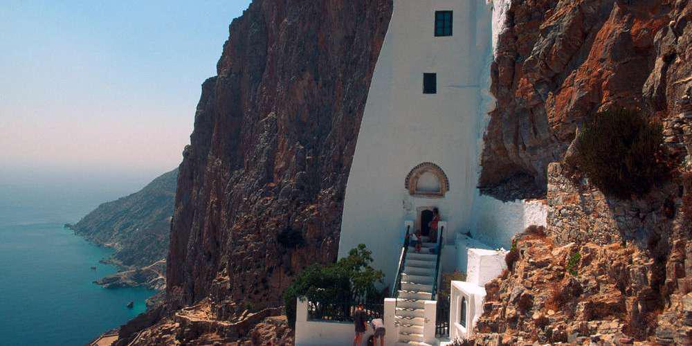 Θρυλικά μαγαζιά σε νησιά – Από την Κέρκυρα ως την Ικαρία