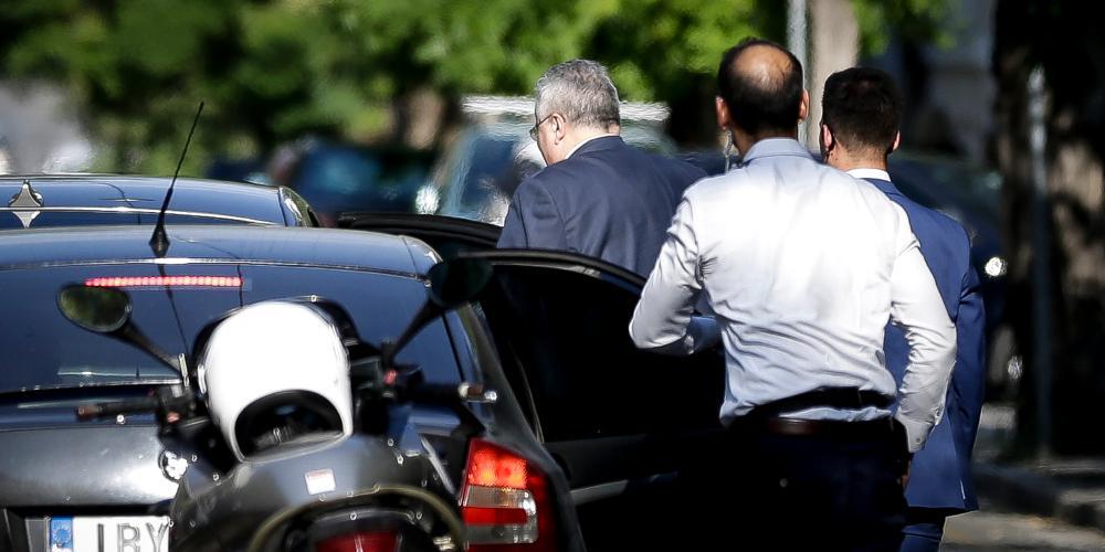 Ολοκληρώθηκε η έκτακτη συνάντηση Τσίπρα-Κοτζιά στο Μαξίμου