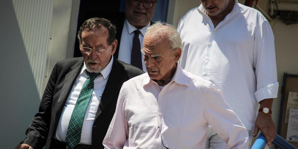 Στον ανακριτή ο Ακης Τσοχατζόπουλος για μίζα 700.000 ελβετικών φράγκων για τα υποβρύχια