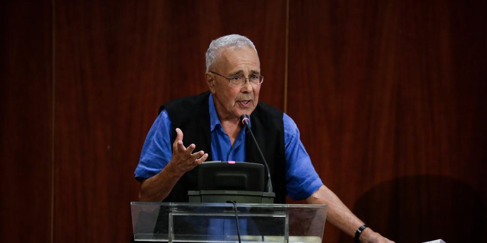 Ζουράρις κατά Καμμένου: Ανεδαφική και ατελέσφορη η πρότασή του για το Σκοπιανό