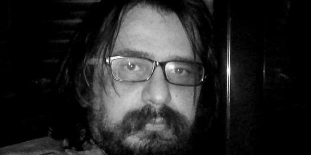 «Αφήστε με να αυτοκτονήσω» - Συγκλονίζει ο Ελληνας συγγραφέας και σκηνοθέτης Δημήτρη Ζουγκό