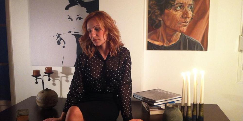 Η δημοσιογράφος που ανεβάζει την θερμοκρασία στην Μύκονο [εικόνες]