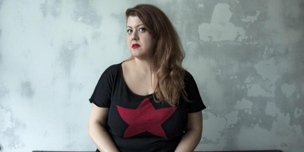 Η Αντιγόνη Πάντα-Χάρβα βουτάει γυμνή στη θάλασσα [εικόνα]