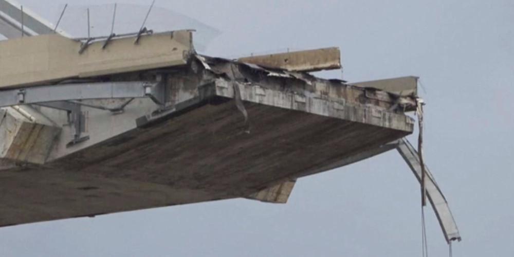 Παραμένουν πέντε αγνοούμενοι μετά την κατάρρευση της γέφυρας στη Γένοβα