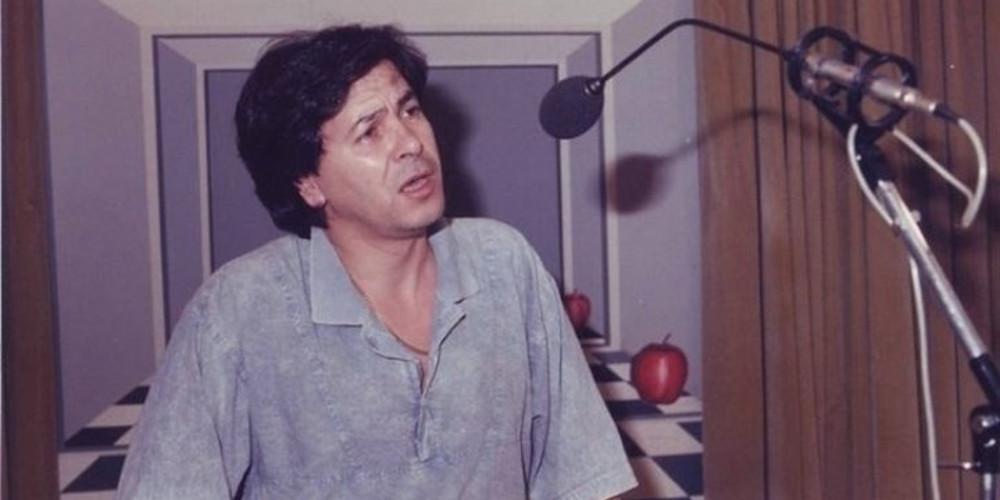 Πέθανε ο τραγουδιστής Γιάννης Καρανίκας [βίντεο]