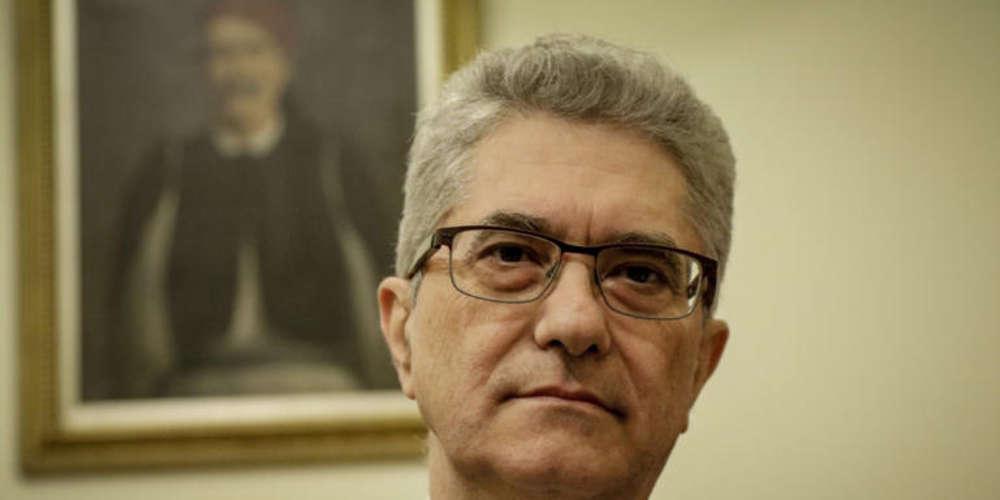 Παραιτήθηκε ο πρόεδρος του ΕΚΑΒ - Διαψεύδει ότι έφυγε λόγω των χειρισμών στην πυρκαγιά στο Μάτι