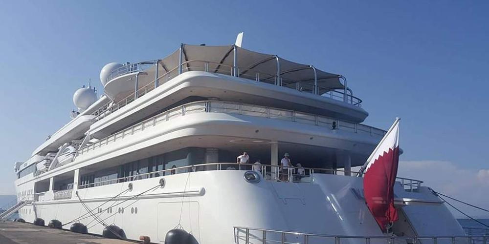 Στην ψαραγορά της Κέρκυρας ο πρώην Εμίρης του Κατάρ [εικόνες]