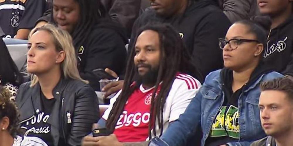 Οι φίλοι του Άγιαξ τραγούδησαν Μπομπ Μάρλεϊ με τον γιο του στις εξέδρες