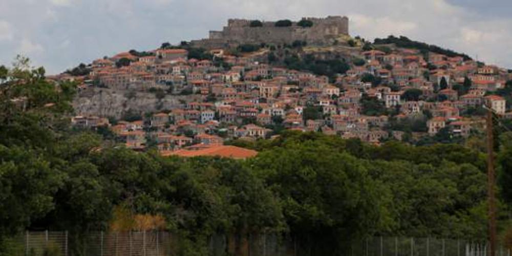 Η κόρη του Μπιναλί Γιλντιρίμ για διακοπές στο Μόλυβο