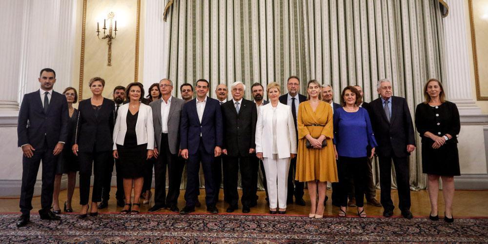 Ορκωμοσία Κυβέρνησης: Ο Κουβέλης το Καλάσνικοφ κι η κόρη της Παπακώστα [εικόνες]