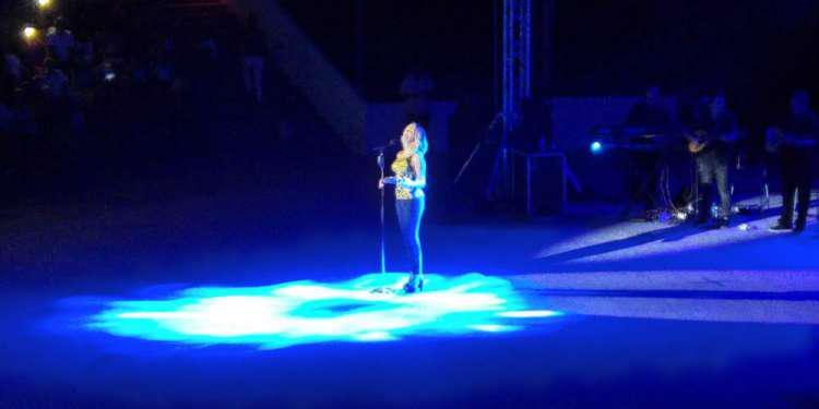 Γέμισαν το Ευριπίδειο θέατρο Σαλαμίνας Θεοδωρίδου, Παπαδόπουλος, Καναράκης [βίντεο]