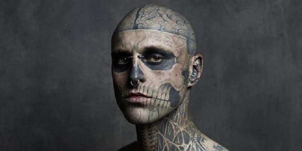 Σοκ: Νεκρό στο διαμέρισμά του βρέθηκε το διάσημο μοντέλο «Zombie Boy»