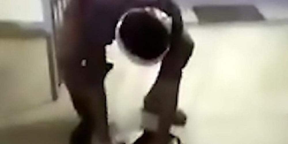 Φρίκη στην Ινδία: Αποκεφάλισε την γυναίκα του και πήγε να παραδοθεί με το κεφάλι σε πλαστική σακούλα