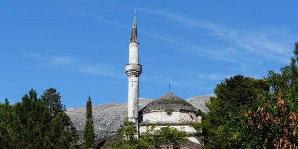 Κατέρρευσε λόγω των θυελλωδών ανέμων ο μιναρές στο Ασλάν Τζαμί στα Ιωάννινα