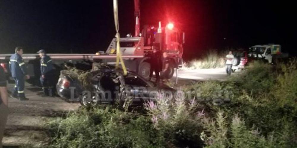 Θρίλερ στην Κωπαΐδα: Ψάχνουν για ανθρώπους στο βυθισμένο όχημα