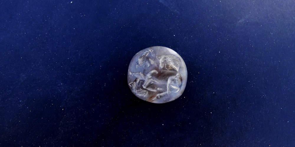 Μοναδικά ευρήματα από ανασκαφή νεκροταφείου προϊστορικών και ιστορικών χρόνων στο Αλιβέρι [εικόνες]