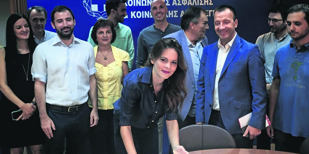 Μειώσεις και «πάγωμα» μισθών φέρνει η επαναφορά των πρώτων 4 κλαδικών συμβάσεων