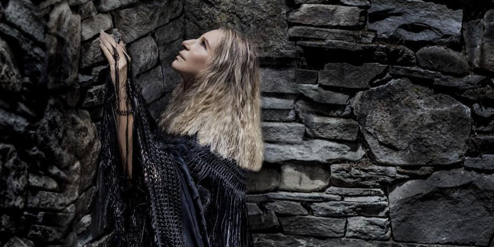 Η Μπάρμπρα Στρέιζαντ στηλιτεύει τον Τραμπ στο νέο της τραγούδι