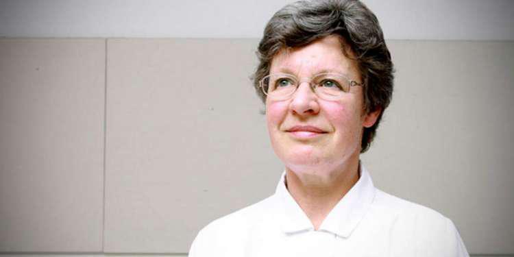 Κορυφαία αστροφυσικός χαρίζει τρόπαιο 3 εκατ. δολαρίων σε γυναίκες πρόσφυγες