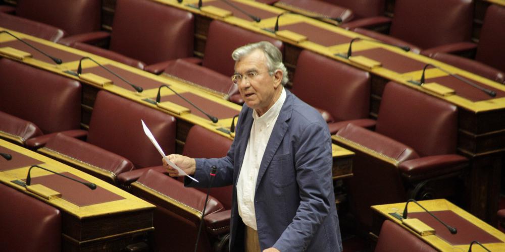 Συγκλονίζει το τελευταίο αντίο του υφυπουργού Γιώργου Δημαρά στον γιο του