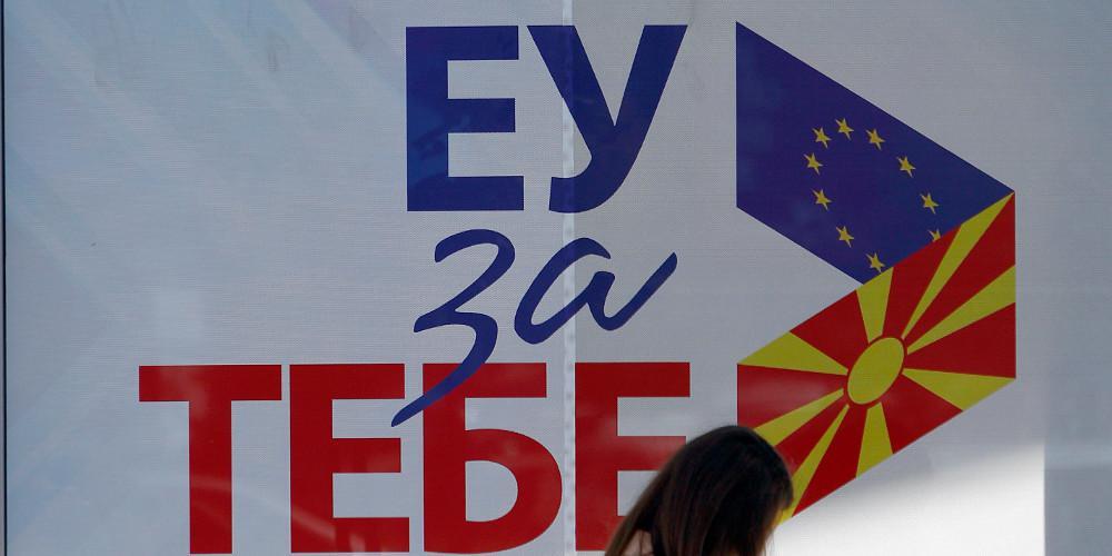 Γιοχάνες Χαν για ΠΓΔΜ: Να προχωρήσει γρήγορα στην συνταγματική αλλαγή