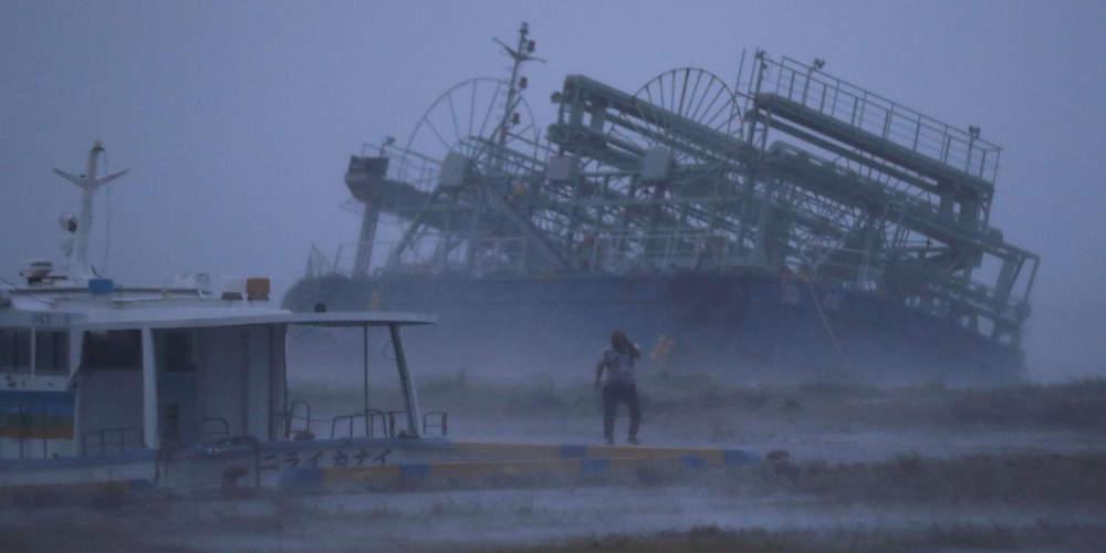 Χάος στην Ιαπωνία: 45 τραυματίες από τον υπερτυφώνα Τράμι στην Οκινάουα