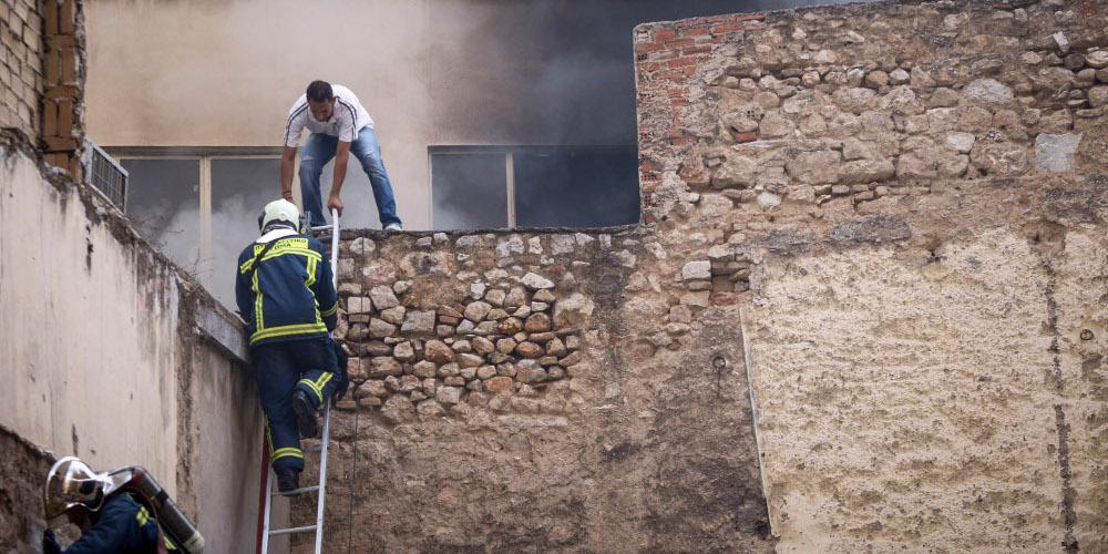 Συναγερμός για φωτιά σε κτίριο στου Ψυρρή