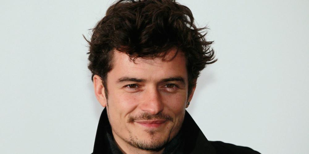 Ορλάντο Μπλουμ και Κέιτι Πέρι γιορτάζουν τον έρωτα τους στη Σαντορίνη [εικόνες]